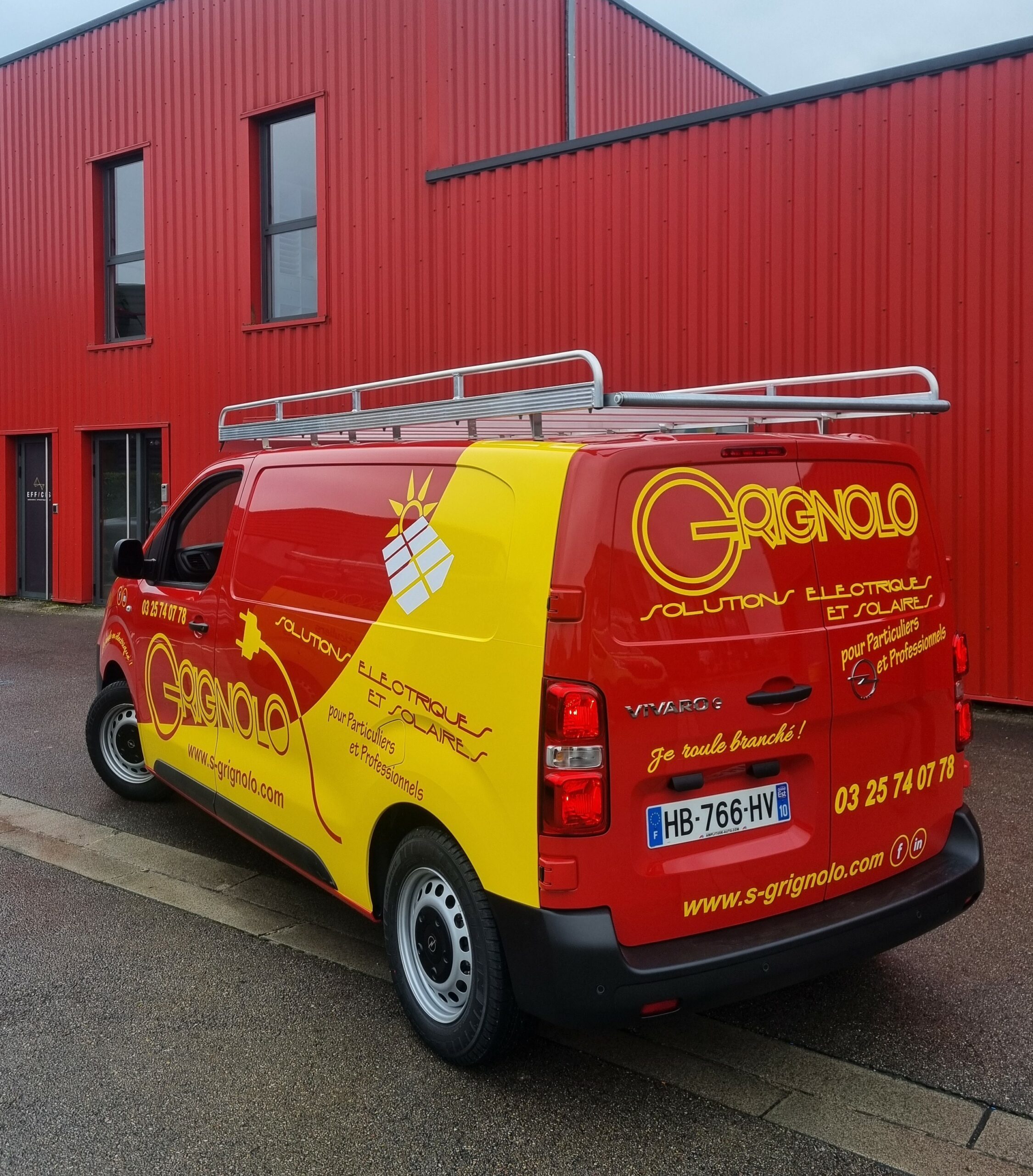 Utilitaire électrique S. GRIGNOLO « Je roule branché ! » Utilitaire électrique S. GRIGNOLO « Je roule branché ! »